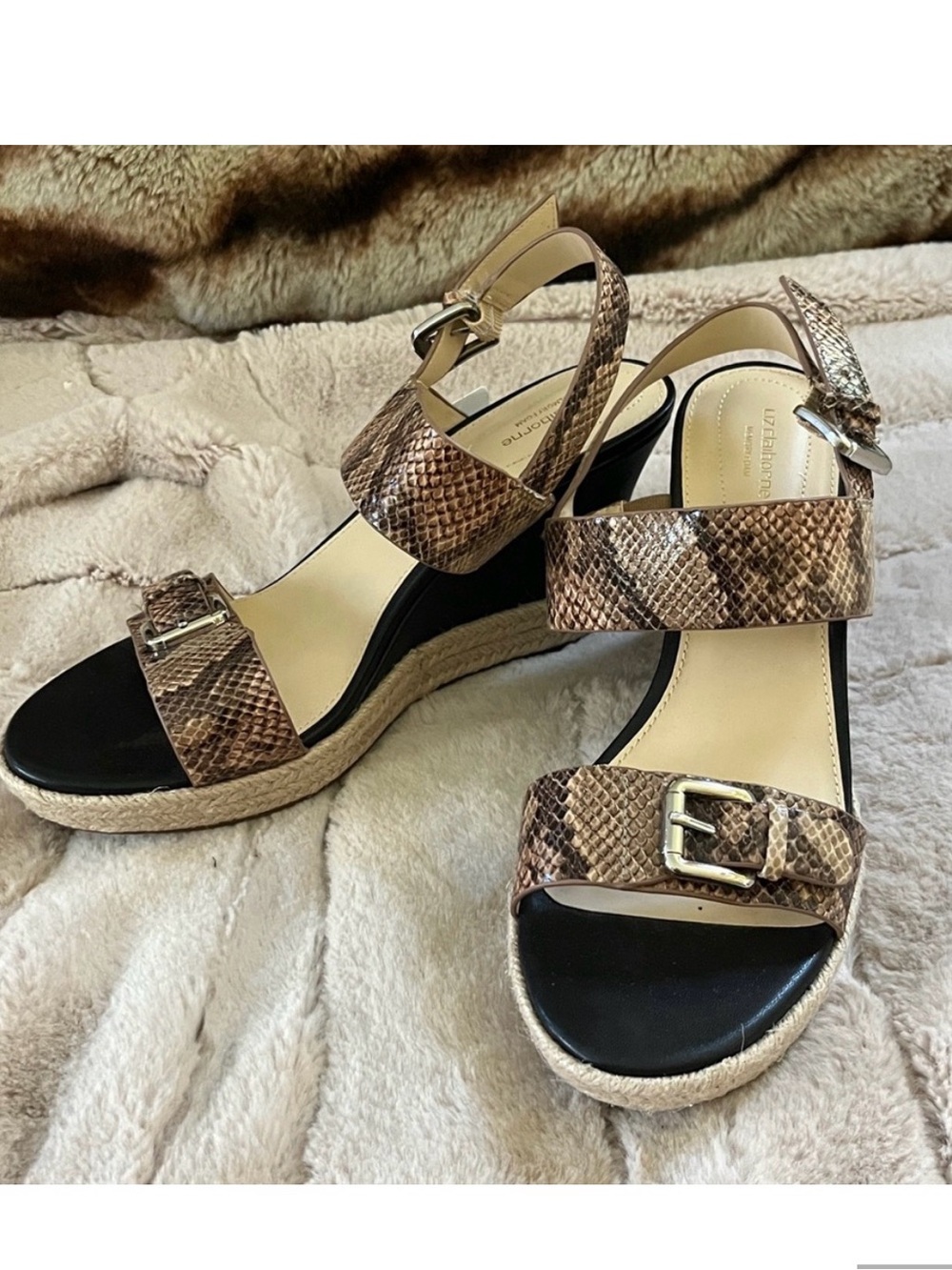 Liz Claiborne Memory Foam Snakeskin Wedge Sandals with Buckle - 10 - NWT